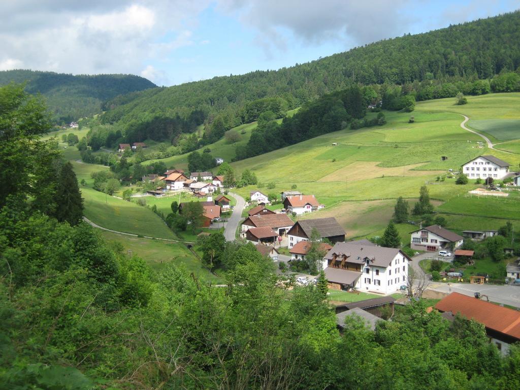 Miramont Horse Trekking Hostel Saicourt エクステリア 写真